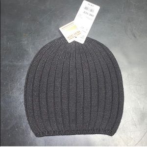 Women’s knit Uniqlo hat !!
